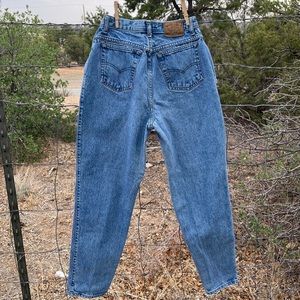 Vintage Levi jeans rare 900 series mom jeans. 1980s 80s